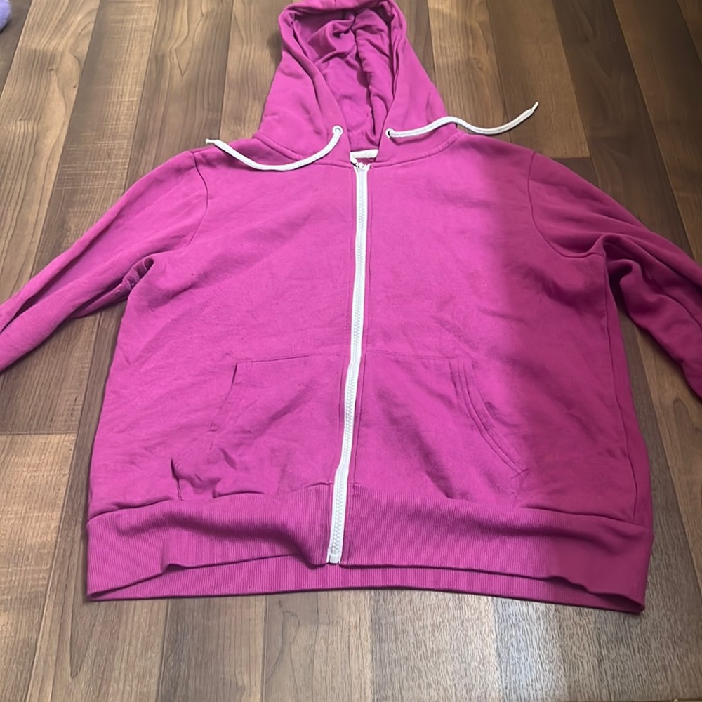Purple zip up sweatet